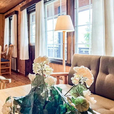 Vakantiehuis Stunning In With Sauna